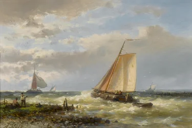 Fischerboote laufen gegen die Flut aus dem Hafen aus